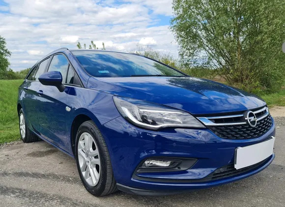 samochody osobowe Opel Astra cena 42500 przebieg: 122000, rok produkcji 2019 z Otwock